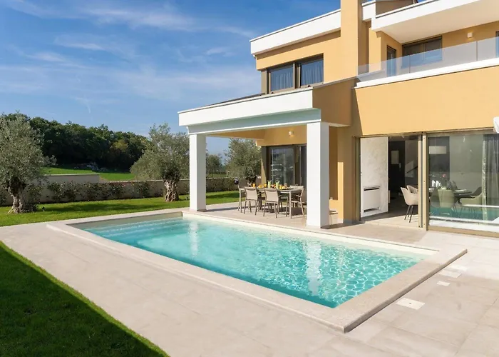 Elena By Briskva Poreč