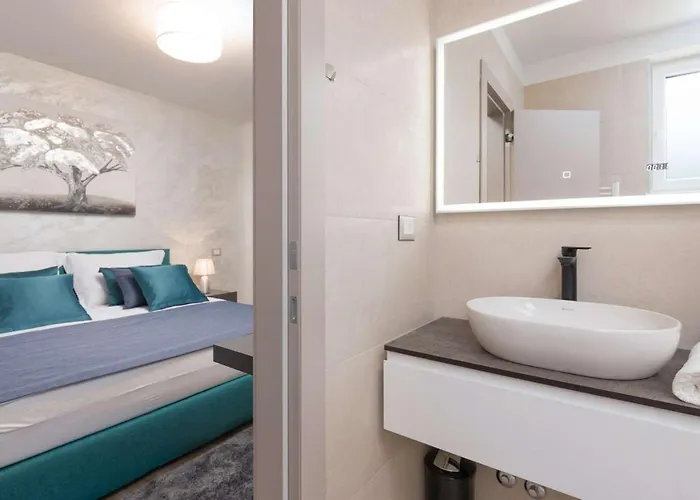 Elena By Briskva Villa