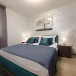 Вілла Elena By Briskva