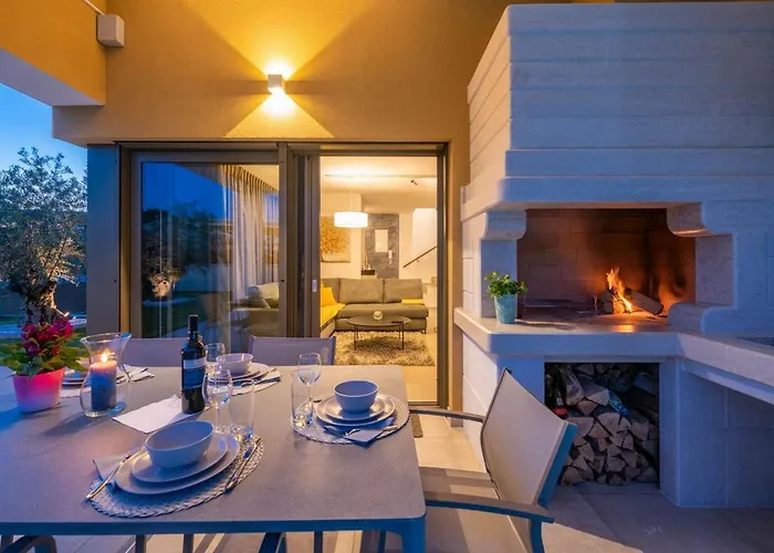 ヴィラ Elena By Briskva